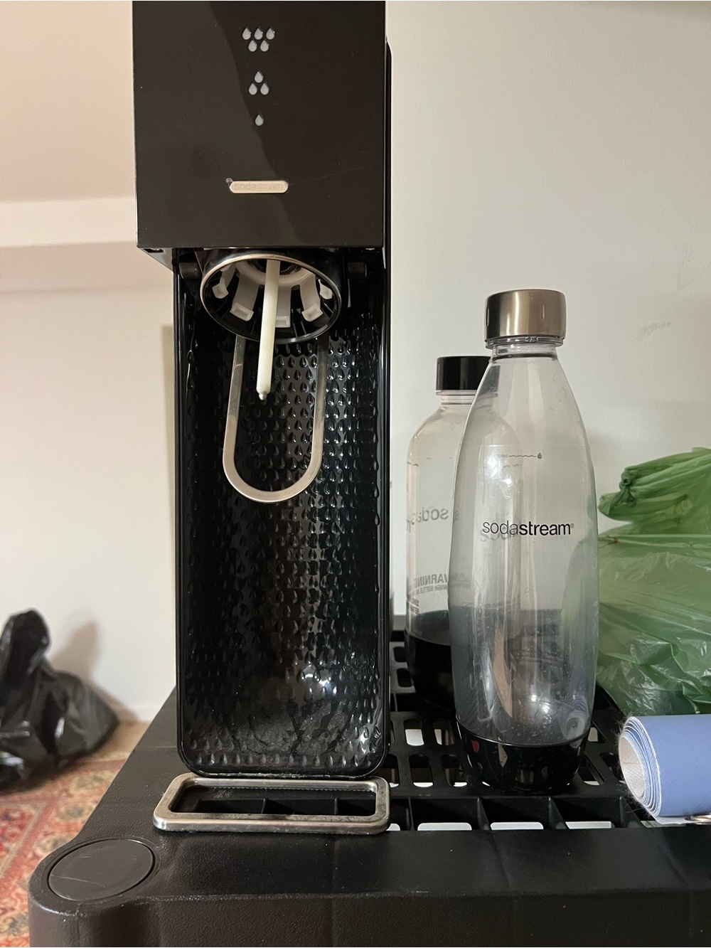 Black Sparkling Water Maker with Clear PET Bottle